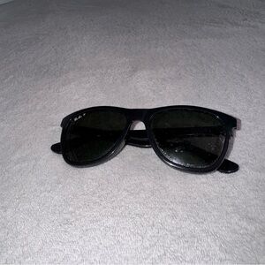 Ray-Ban polarized Black Sunglasses with Dark Lenses